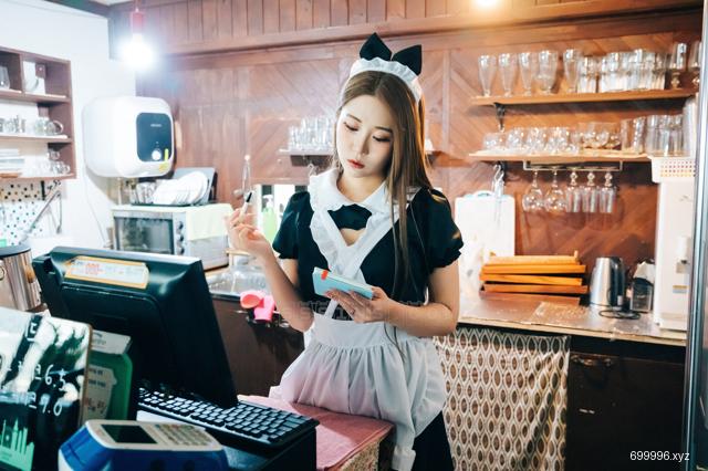  Bomi (보미) – Maid cafe